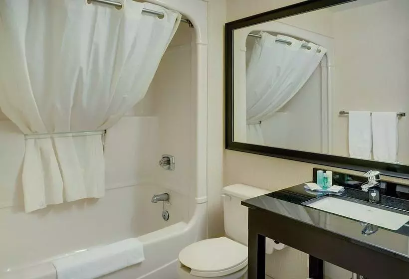 בית מלון כפרי Comfort Inn