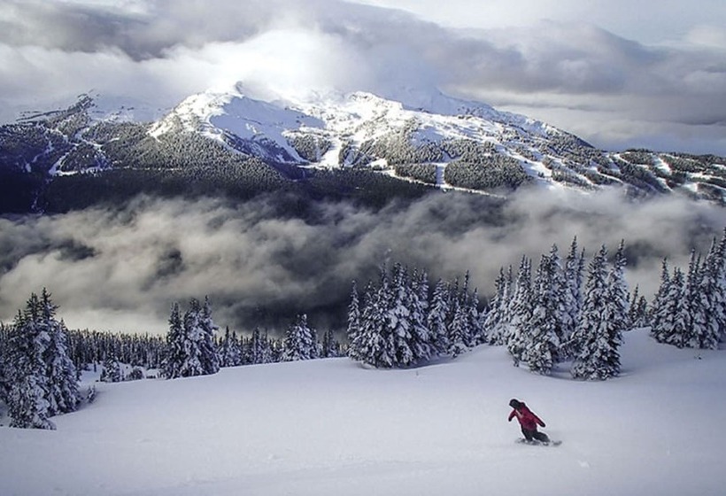 هتل Executive Inn Whistler