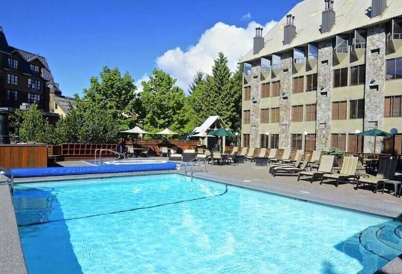 هتل Executive Inn Whistler