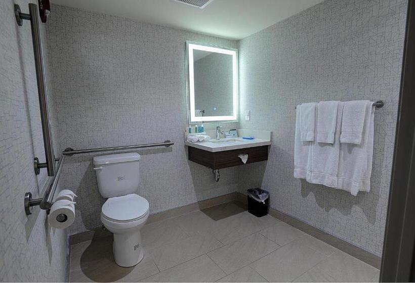 فندق Holiday Inn Express & Suites Toronto Airport West, An Ihg