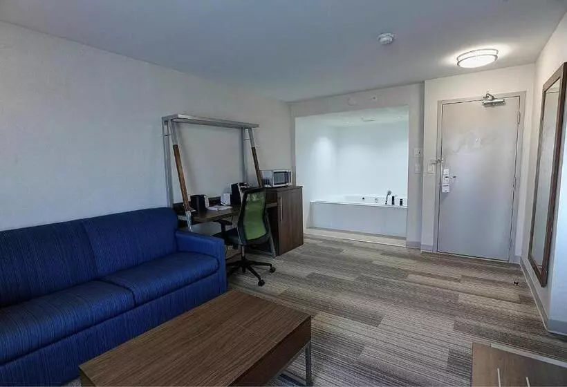 ホテル Holiday Inn Express & Suites Toronto Airport West, An Ihg