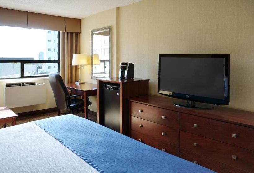 هتل Holiday Inn & Suites Winnipeg Downtown, An Ihg