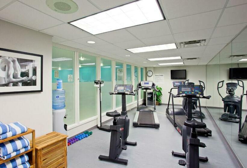 هتل Holiday Inn & Suites Winnipeg Downtown, An Ihg