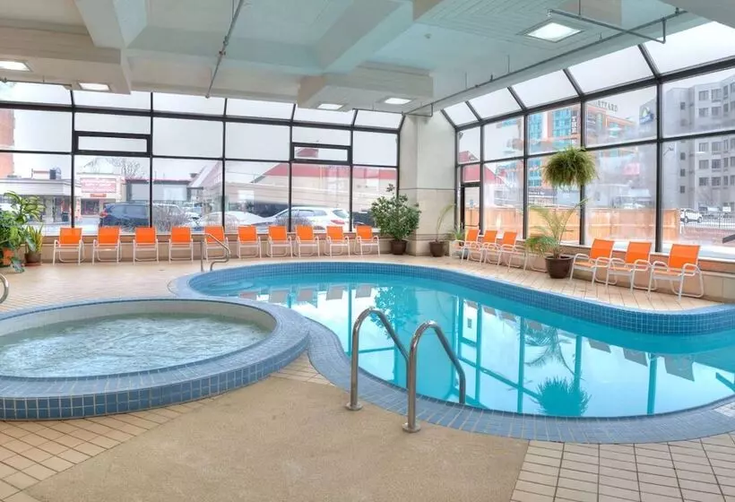 Otel Howard Johnson Plaza By Wyndham By The Falls Niagara Falls