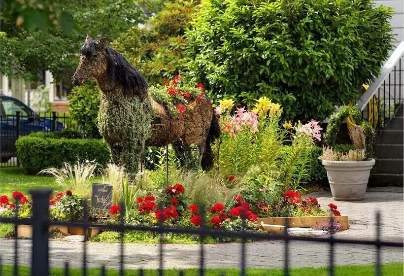 Huntingdon Hotel And Suites