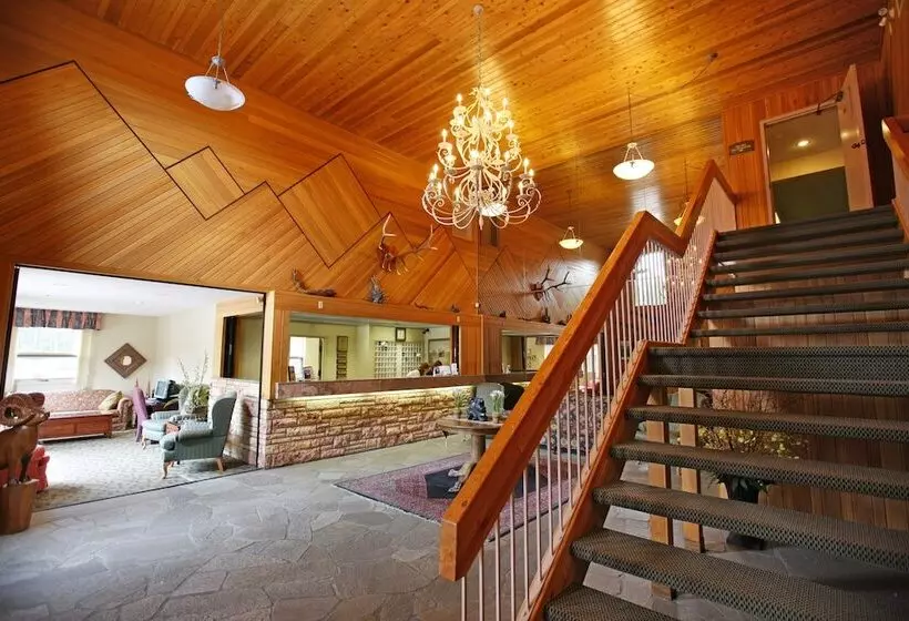 Hotel Mountaineer Lodge