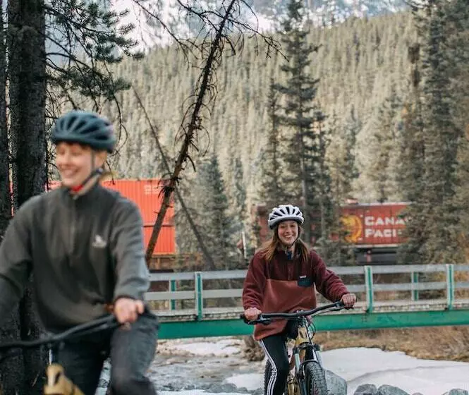 Hotel Mountaineer Lodge