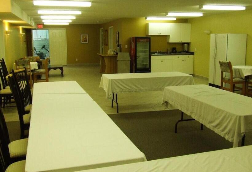 هتل Ponderosa Motor Inn