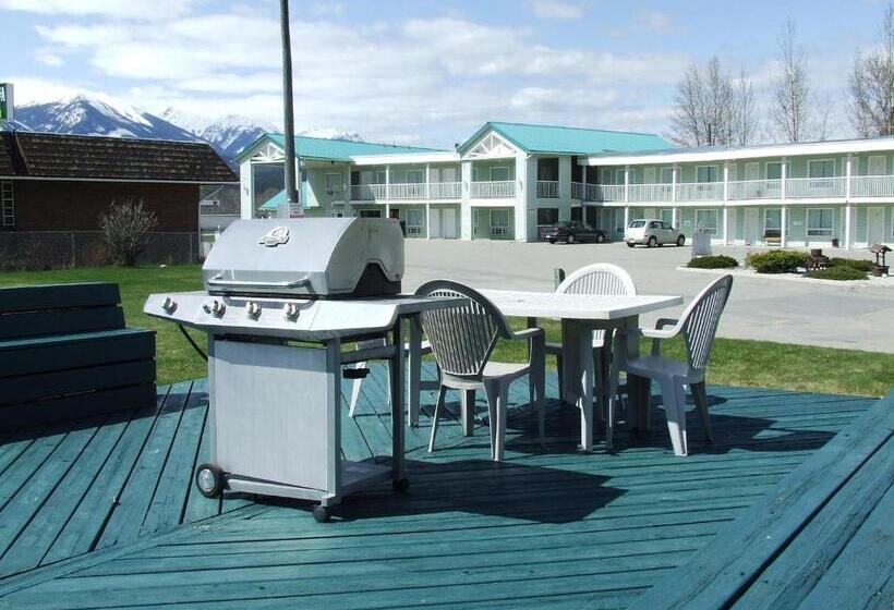 هتل Ponderosa Motor Inn