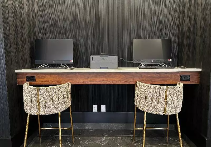 בית מלון כפרי Radisson Blu Vancouver Airport