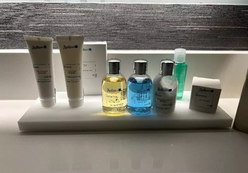 בית מלון כפרי Radisson Blu Vancouver Airport