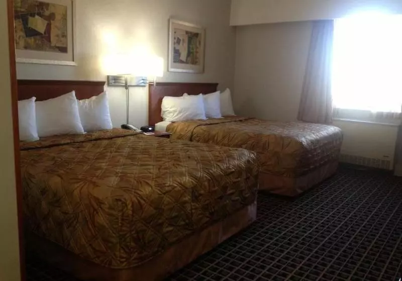 בית מלון כפרי Ramada Yorkton