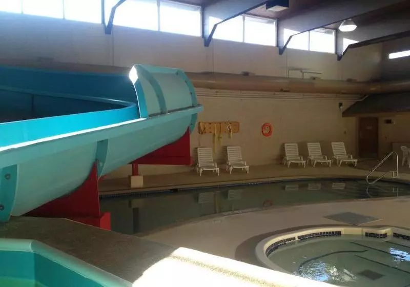 בית מלון כפרי Ramada Yorkton