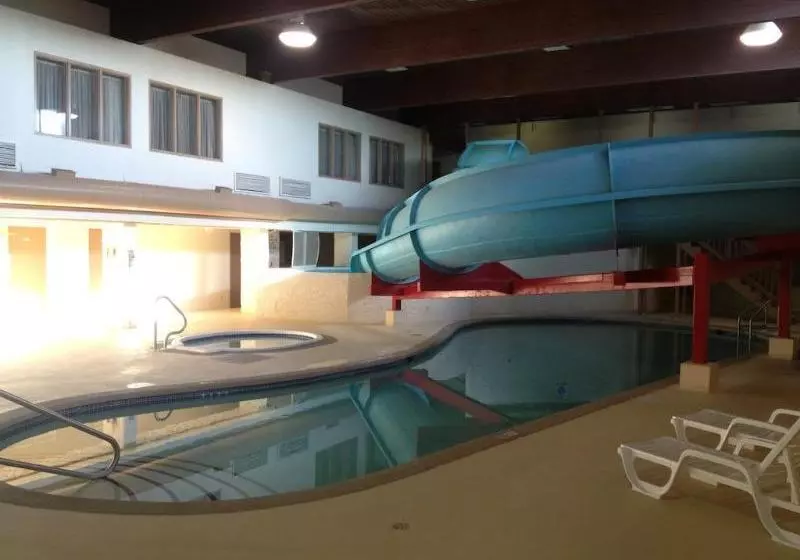 בית מלון כפרי Ramada Yorkton