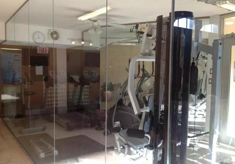 בית מלון כפרי Ramada Yorkton