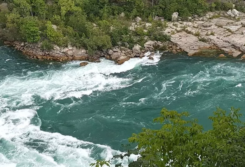 Szálloda River Rapids Inn