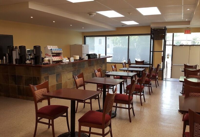 فندق River Rapids Inn