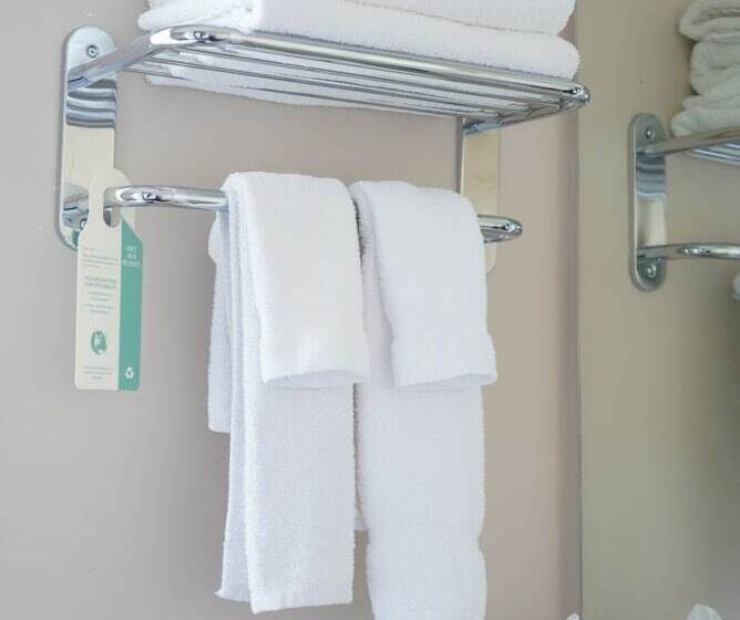 فندق River Rapids Inn