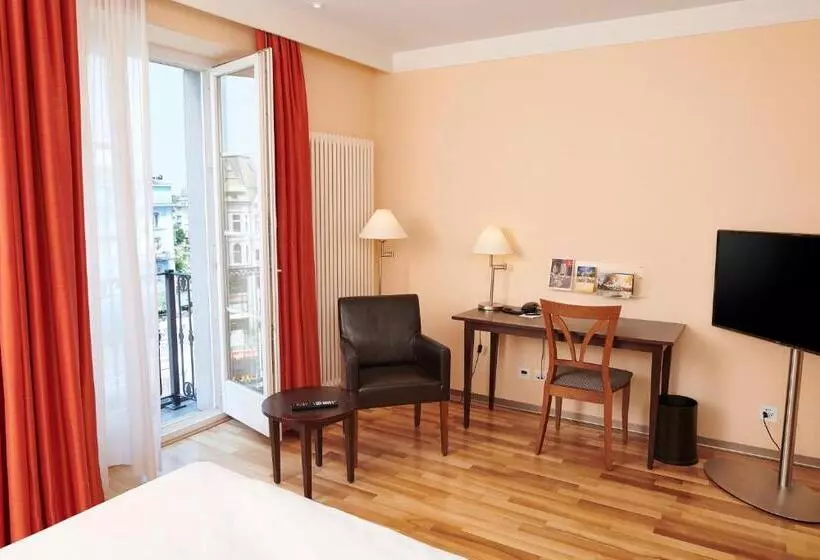 ホテル Schweizerhof Basel