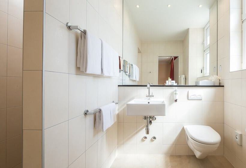 בית מלון כפרי Schweizerhof Basel