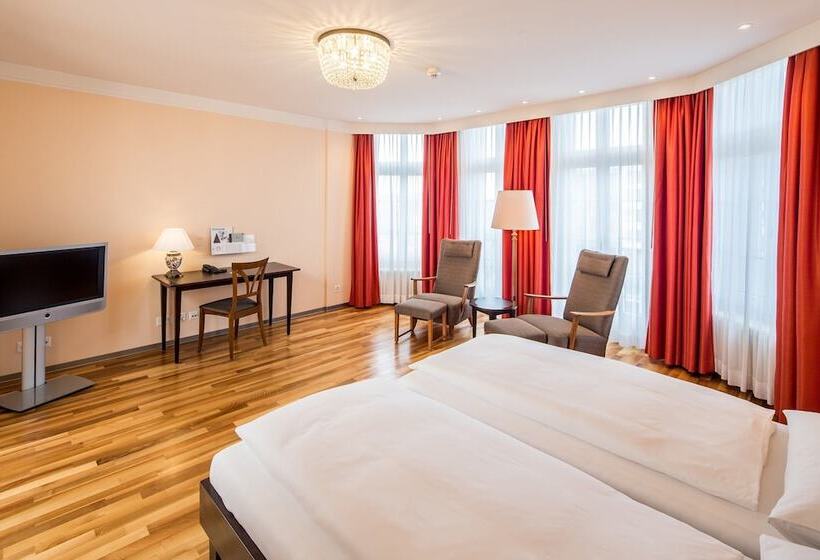 בית מלון כפרי Schweizerhof Basel