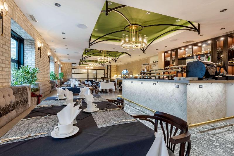 The Insignia Hotel, Sarnia, A Tribute Portfolio