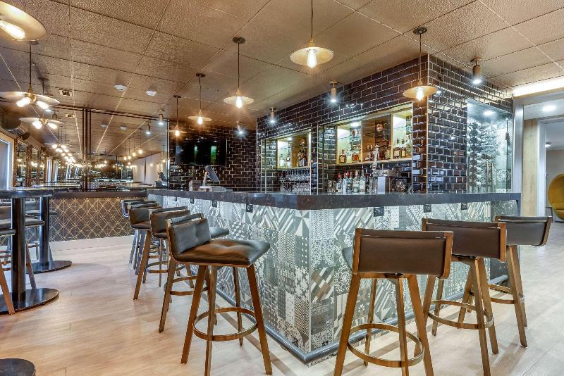 The Insignia Hotel, Sarnia, A Tribute Portfolio