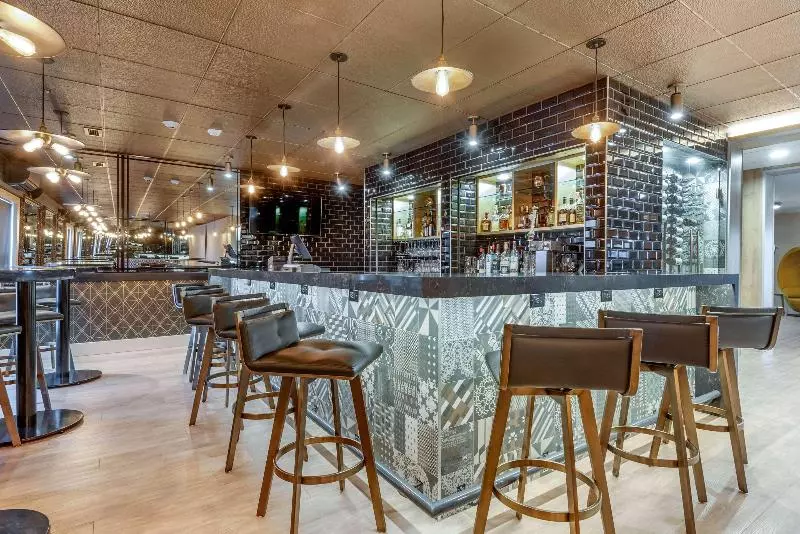 The Insignia Hotel, Sarnia, A Tribute Portfolio