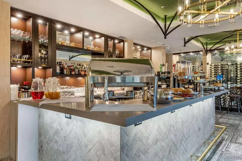 The Insignia Hotel, Sarnia, A Tribute Portfolio