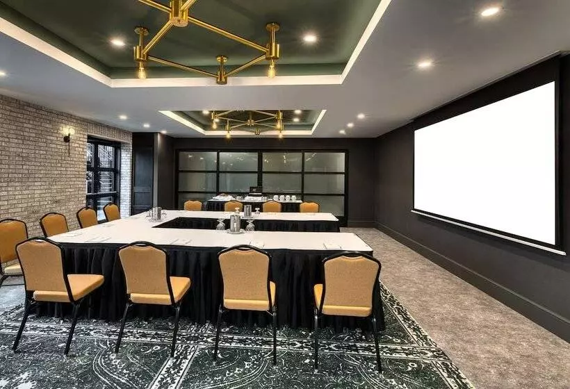 The Insignia Hotel, Sarnia, A Tribute Portfolio