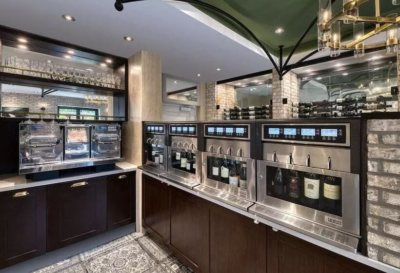 The Insignia Hotel, Sarnia, A Tribute Portfolio