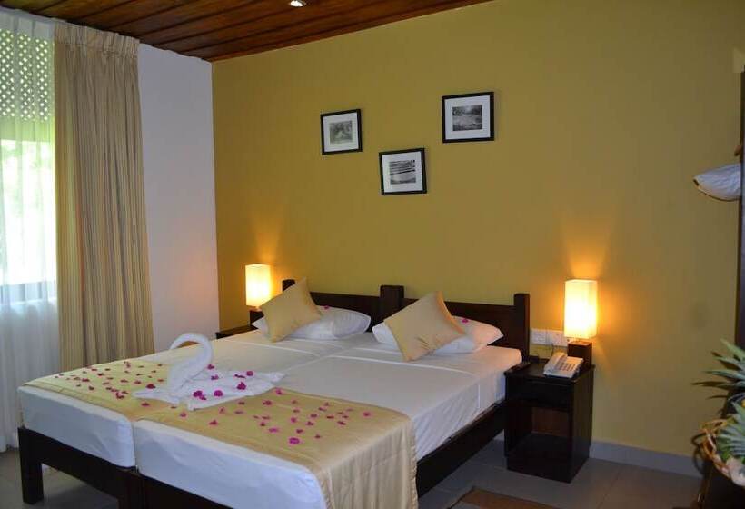 فندق The Lakeside At Nuwarawewa