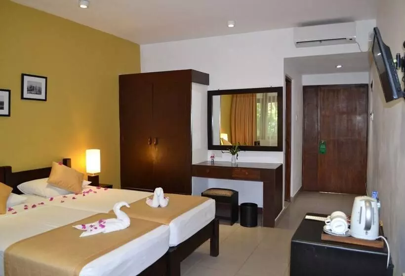 Otel The Lakeside At Nuwarawewa