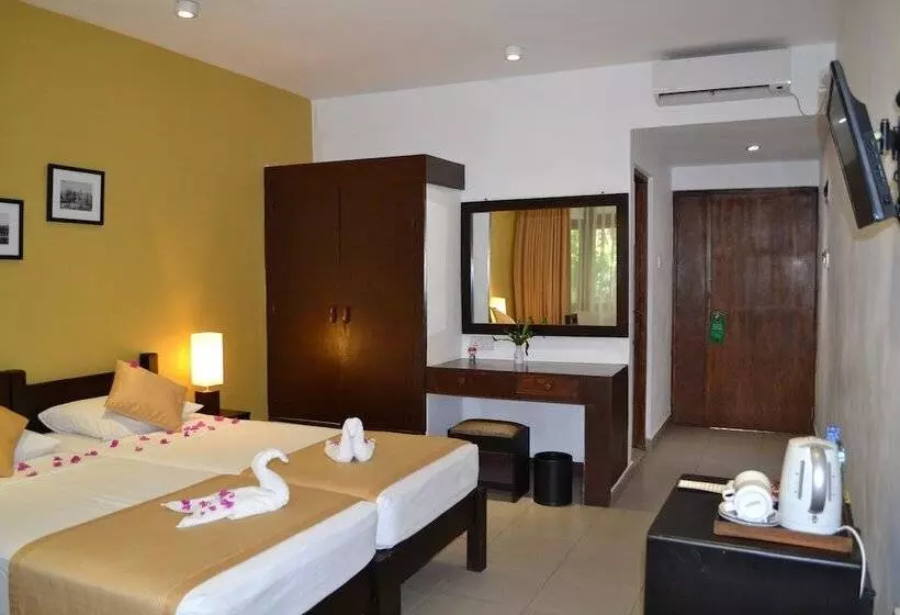 Otel The Lakeside At Nuwarawewa