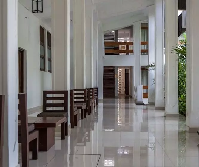 Otel The Lakeside At Nuwarawewa