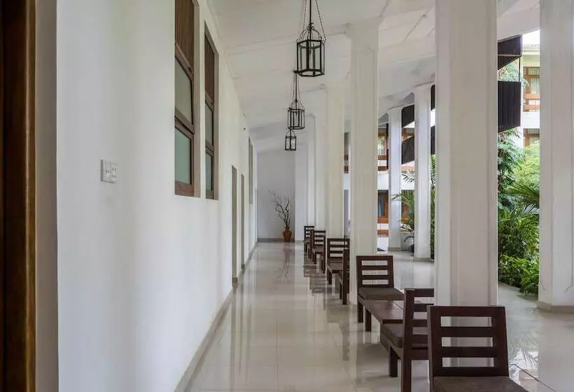 Otel The Lakeside At Nuwarawewa