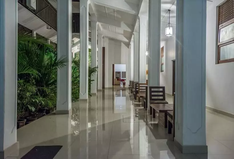 Otel The Lakeside At Nuwarawewa