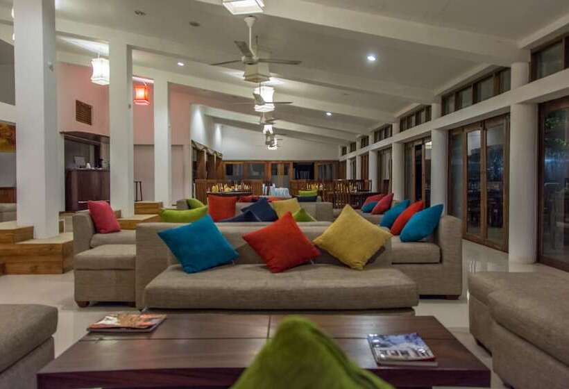 فندق The Lakeside At Nuwarawewa