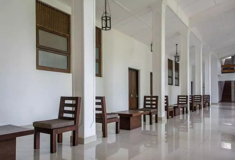 Otel The Lakeside At Nuwarawewa