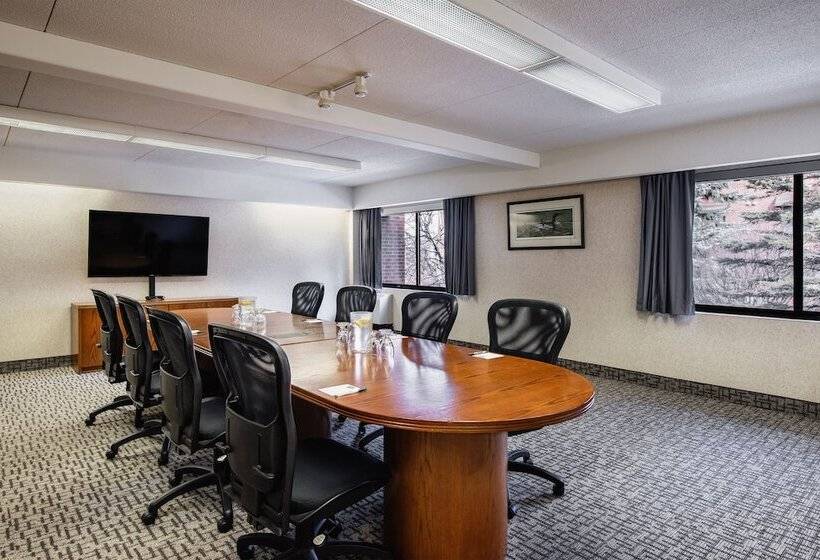 Valhalla Hotel & Conference Centre