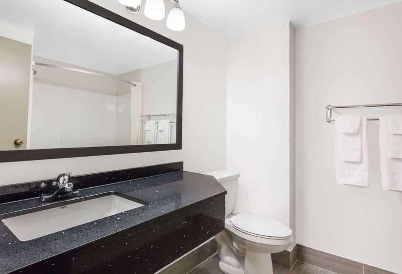 Motel Super 8 By Wyndham Sudbury On