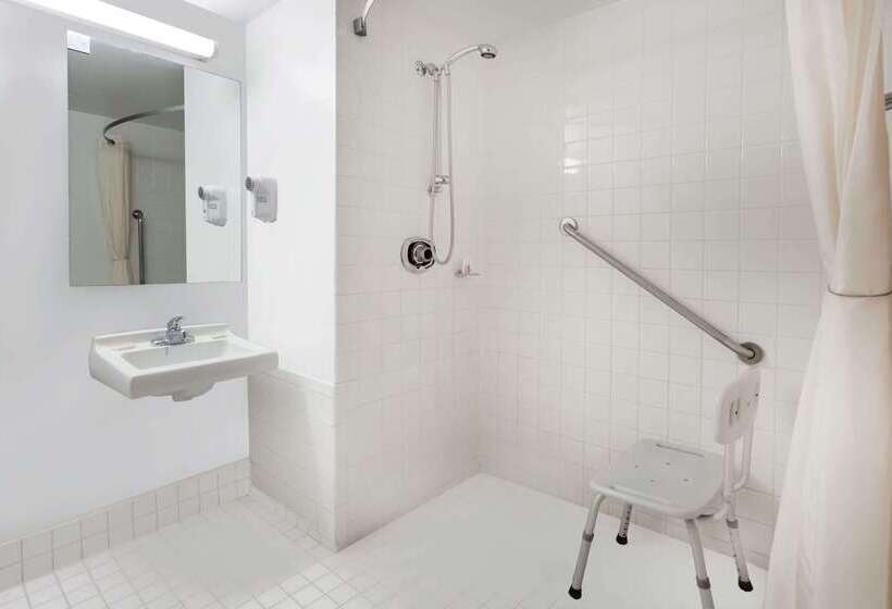 Motel Super 8 By Wyndham Sudbury On