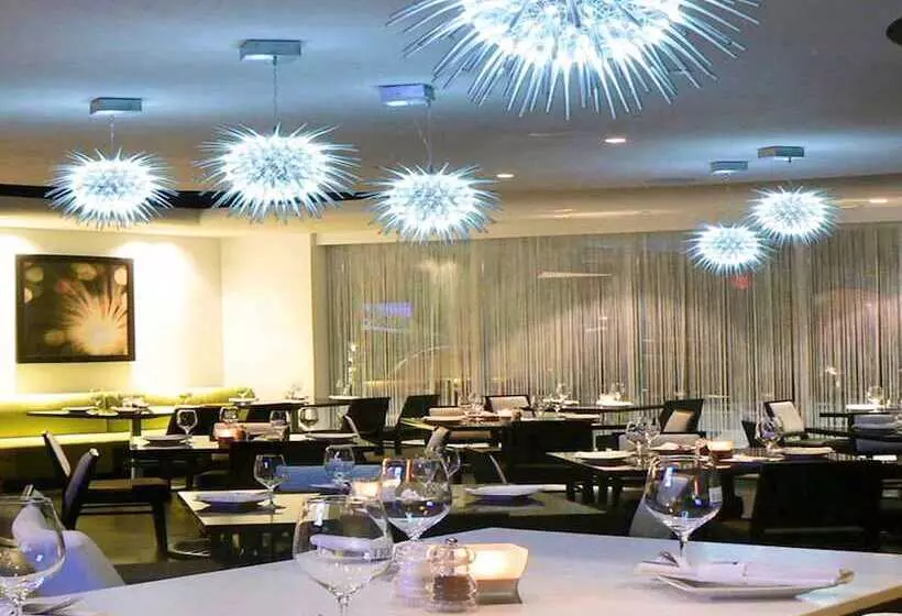 Novotel Toronto North York