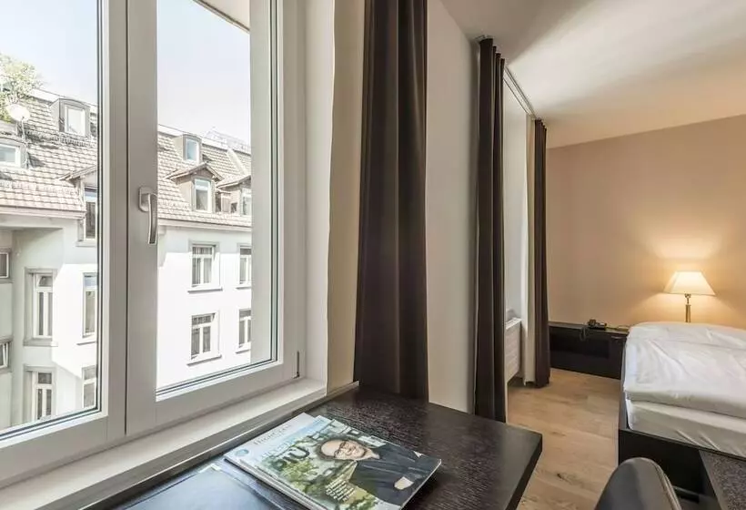 Hotelli Alpina Luzern