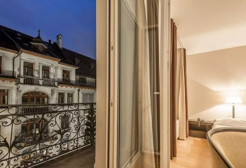 Hotelli Alpina Luzern