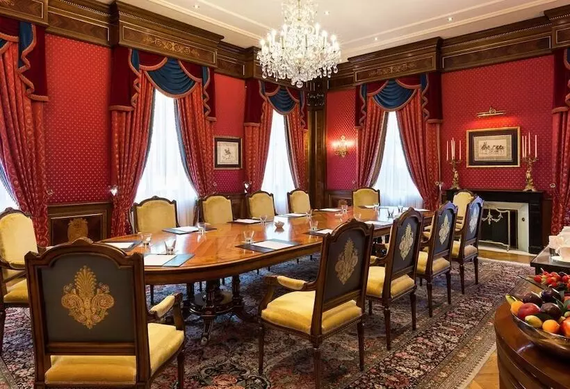 בית מלון כפרי Beaurivage Palace