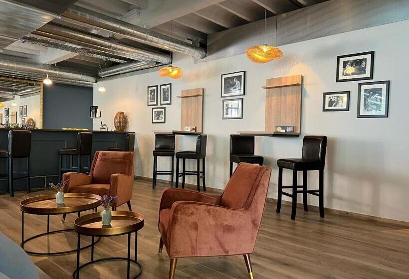 هتل Eden Palace Au Lac