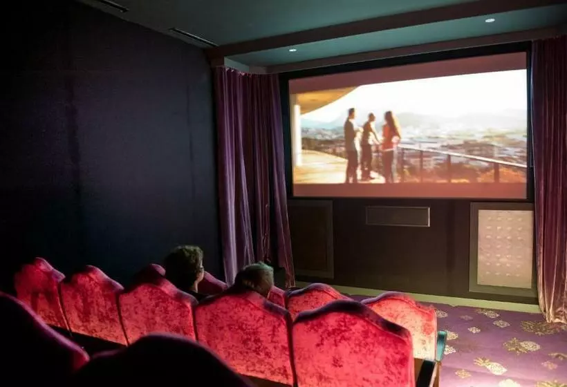 ホテル Ermitage Wellness & Spa