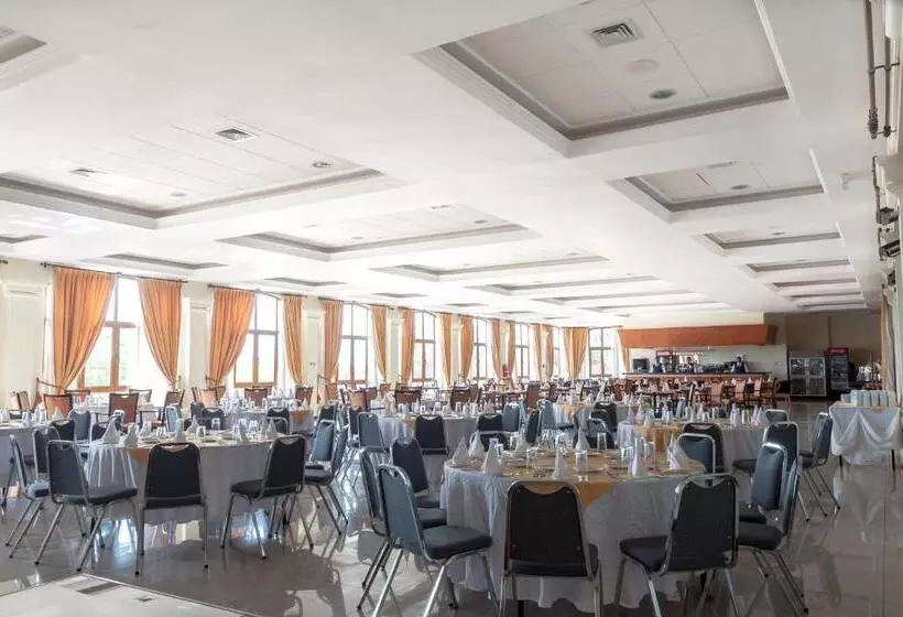 هتل Francisco De Aguirre