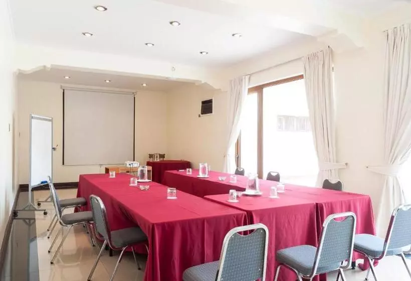 هتل Francisco De Aguirre